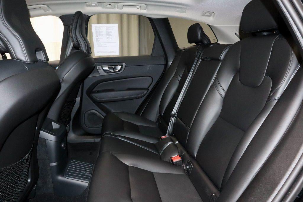 2024 Volvo XC60 Recharge Plug-In Hybrid T8 Plus Dark Theme